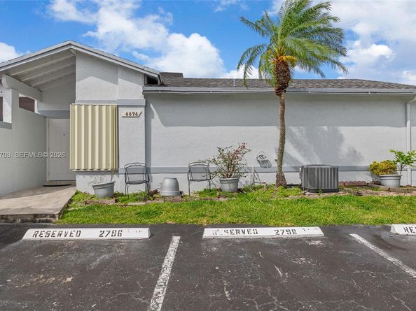 6696 SW 152nd Pl 2796, Miami FL 33193