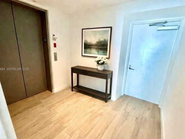 460 NE 28th St 2603, Miami FL 33137