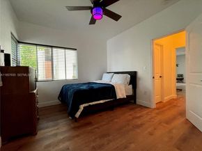 2463 Pine Tree Dr 4, Miami Beach FL 33140