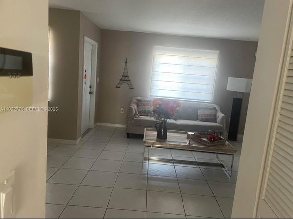 14311 SW 96th St 304, Miami FL 33186