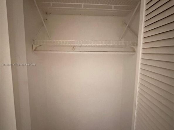 680 Tennis Club Dr 107, Fort Lauderdale FL 33311