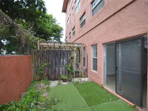 680 Tennis Club Dr 107, Fort Lauderdale FL 33311