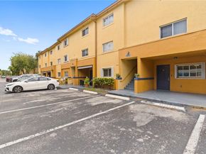 14900 SW 82nd Ter 14104, Miami FL 33193