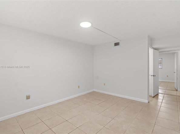 14900 SW 82nd Ter 14104, Miami FL 33193