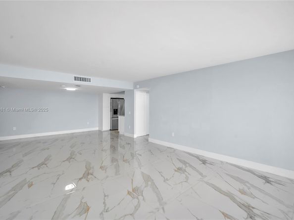 5600 N Flagler Dr 304, West Palm Beach FL 33407