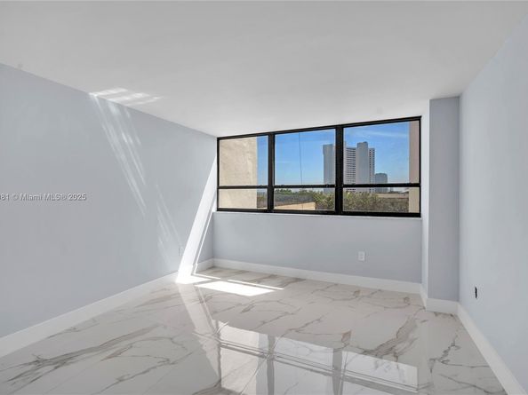 5600 N Flagler Dr 304, West Palm Beach FL 33407