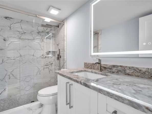 5600 N Flagler Dr 304, West Palm Beach FL 33407