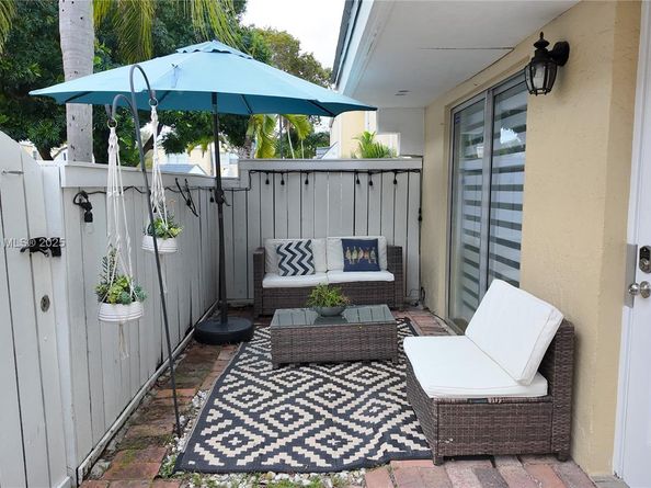 4555 SW 68th Ct Cir 111, Miami FL 33155