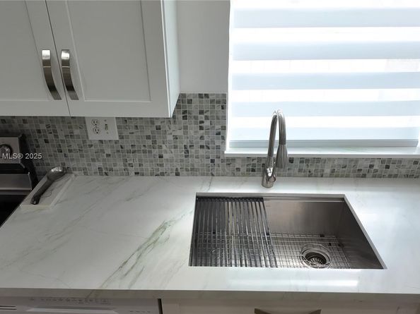 4555 SW 68th Ct Cir 111, Miami FL 33155