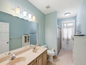 3038 Lakewood Dr, Weston FL 33332