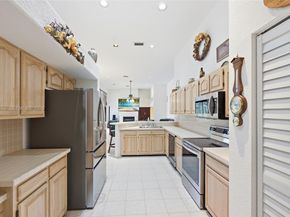 3038 Lakewood Dr, Weston FL 33332