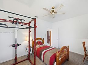 3038 Lakewood Dr, Weston FL 33332