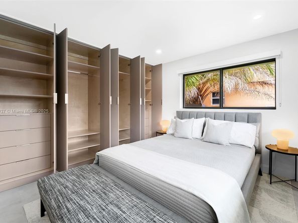 1001 NE 84th St, Miami FL 33138