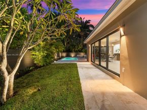 1001 NE 84th St, Miami FL 33138