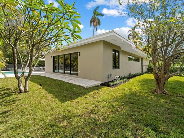 1001 NE 84th St, Miami FL 33138