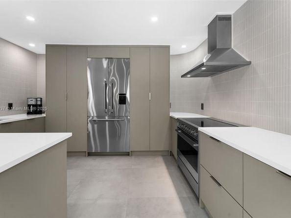 1001 NE 84th St, Miami FL 33138