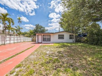 2515 N 66th Ave