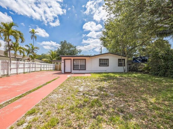2515 N 66th Ave, Hollywood FL 33024