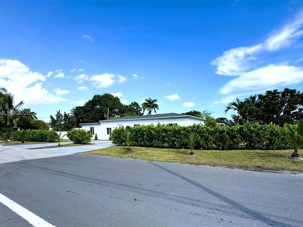 14801 NW 5th Ave, Miami FL 33168