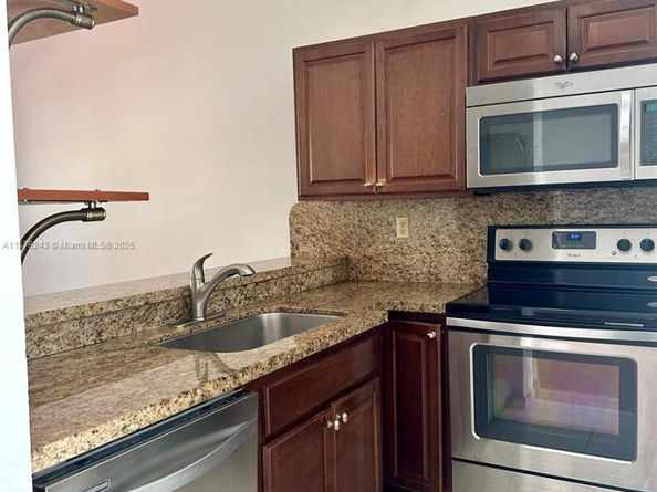 9435 SW 140th Ct 9435, Miami FL 33186