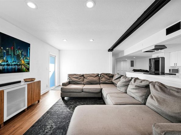 6303 NW 71st Ave, Tamarac FL 33321