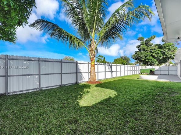 6303 NW 71st Ave, Tamarac FL 33321