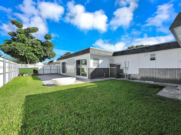 6303 NW 71st Ave, Tamarac FL 33321