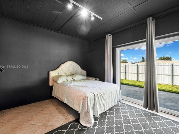 6303 NW 71st Ave, Tamarac FL 33321