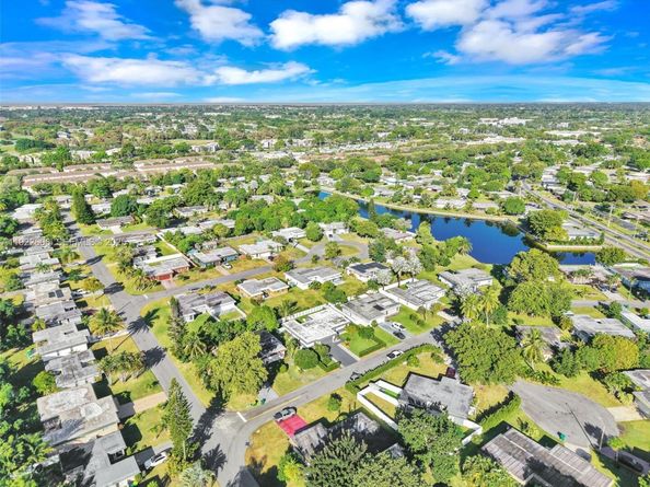 6303 NW 71st Ave, Tamarac FL 33321