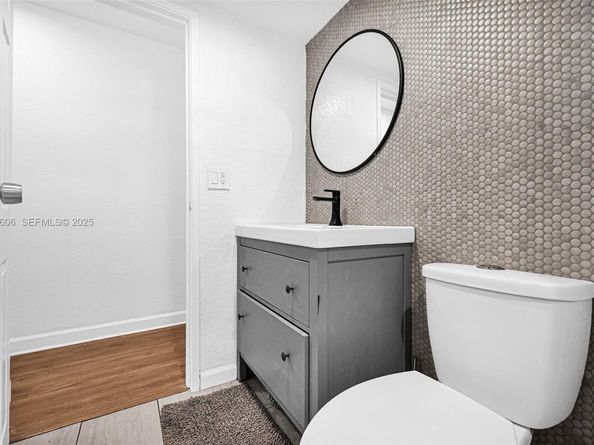 6303 NW 71st Ave, Tamarac FL 33321