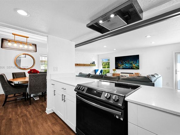 6303 NW 71st Ave, Tamarac FL 33321