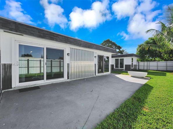 6303 NW 71st Ave, Tamarac FL 33321