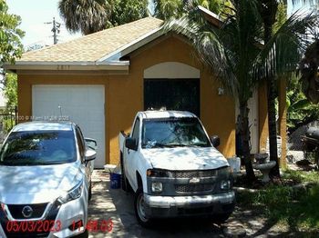 2817 NW 9th St
