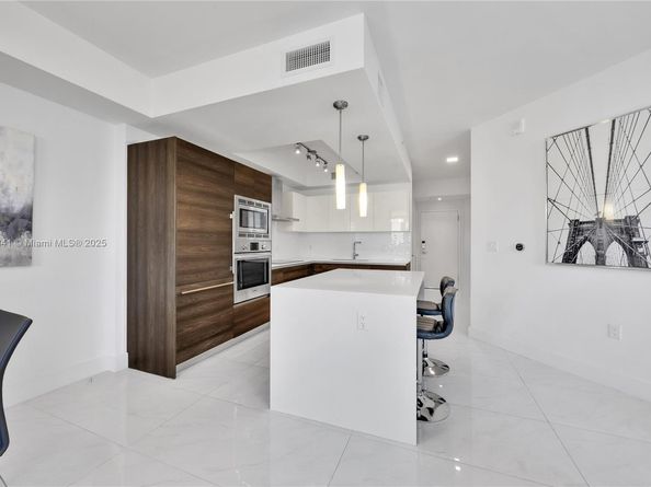 301 Altara Ave 511, Coral Gables FL 33146