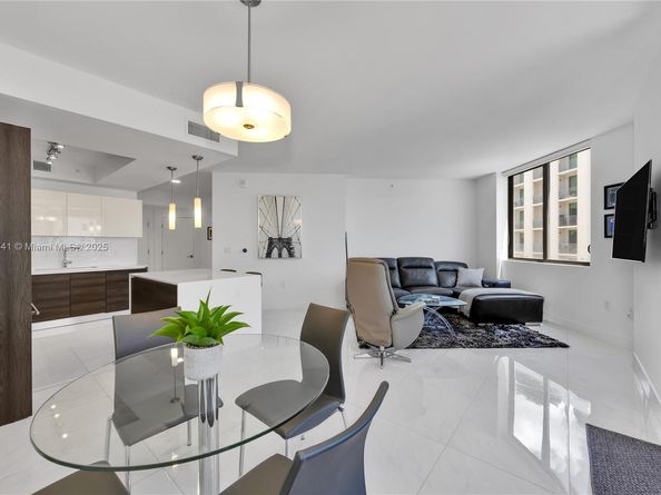 301 Altara Ave 511, Coral Gables FL 33146