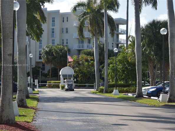 16570 NE 26th Ave 3C, North Miami Beach FL 33160