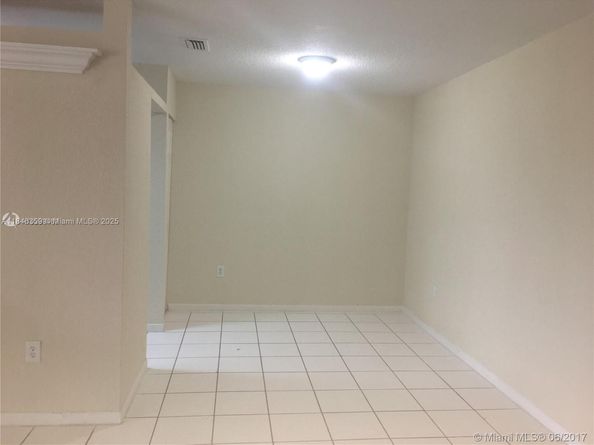 15675 SW 74th Circle Dr 14, Miami FL 33193
