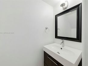 1901 NW S River Dr 30C, Miami FL 33125