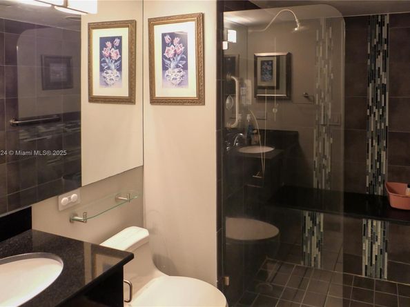 9423 S Hollybrook Lake Dr 108, Pembroke Pines FL 33025
