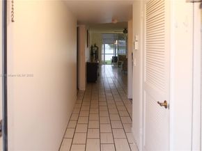 9423 S Hollybrook Lake Dr 108, Pembroke Pines FL 33025