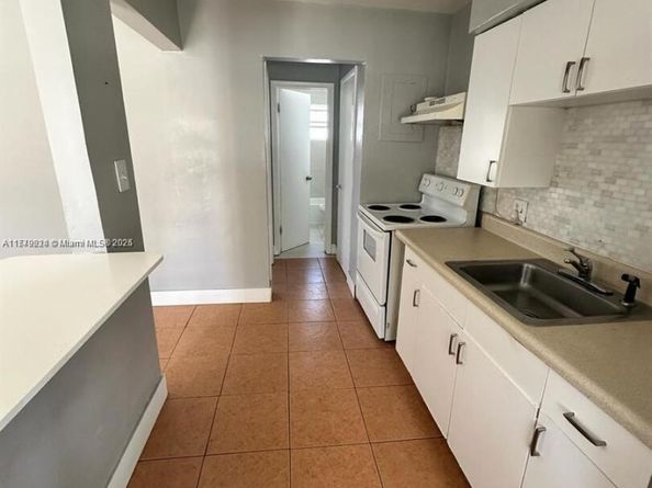 756 NW 5th St, Hallandale Beach FL 33009