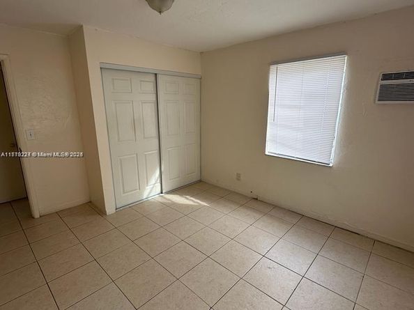 756 NW 5th St, Hallandale Beach FL 33009