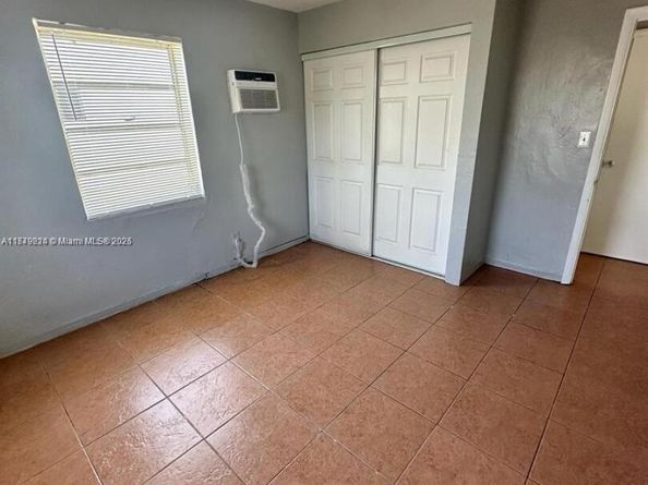 756 NW 5th St, Hallandale Beach FL 33009