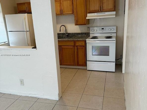 756 NW 5th St, Hallandale Beach FL 33009