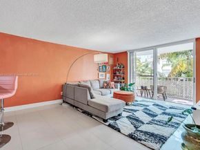 488 NW 165th St Rd B312, Miami FL 33169