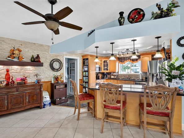 7120 Wilson St, Hollywood FL 33024
