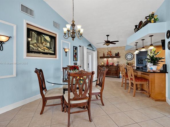 7120 Wilson St, Hollywood FL 33024