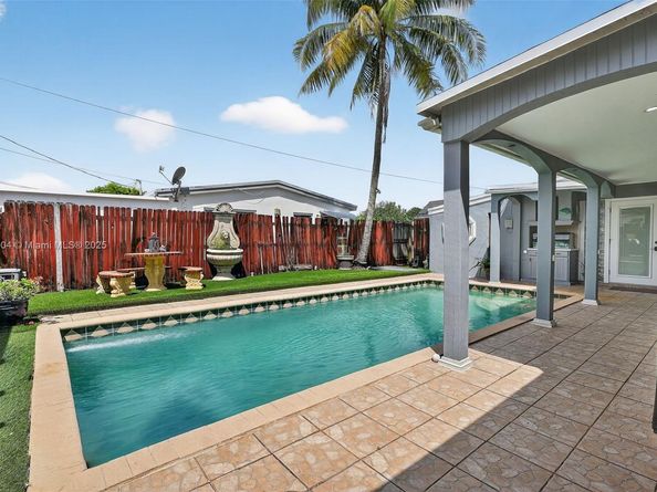 7120 Wilson St, Hollywood FL 33024