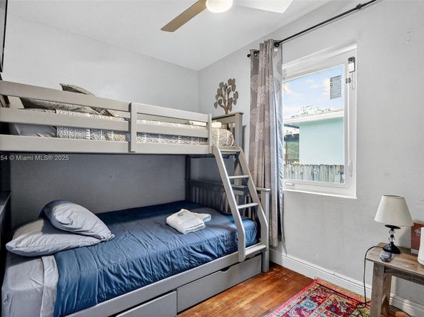 1949 Wiley St, Hollywood FL 33020