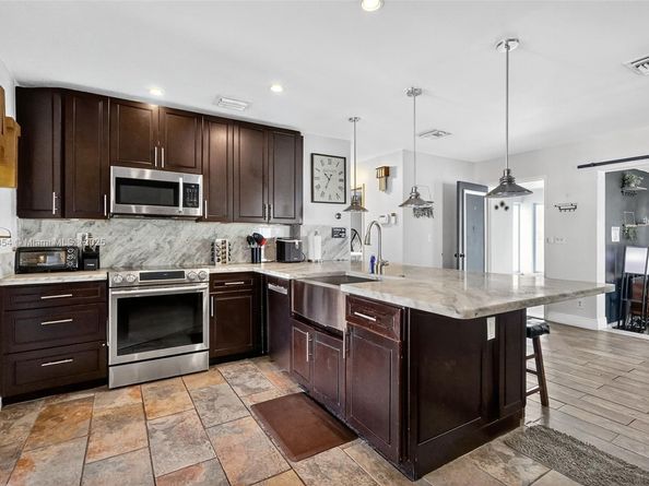 1949 Wiley St, Hollywood FL 33020